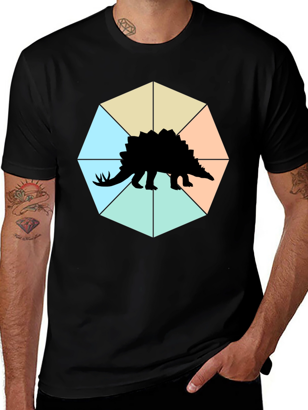 Camiseta Negra con Diseño de Estegosaurio Geométrico
