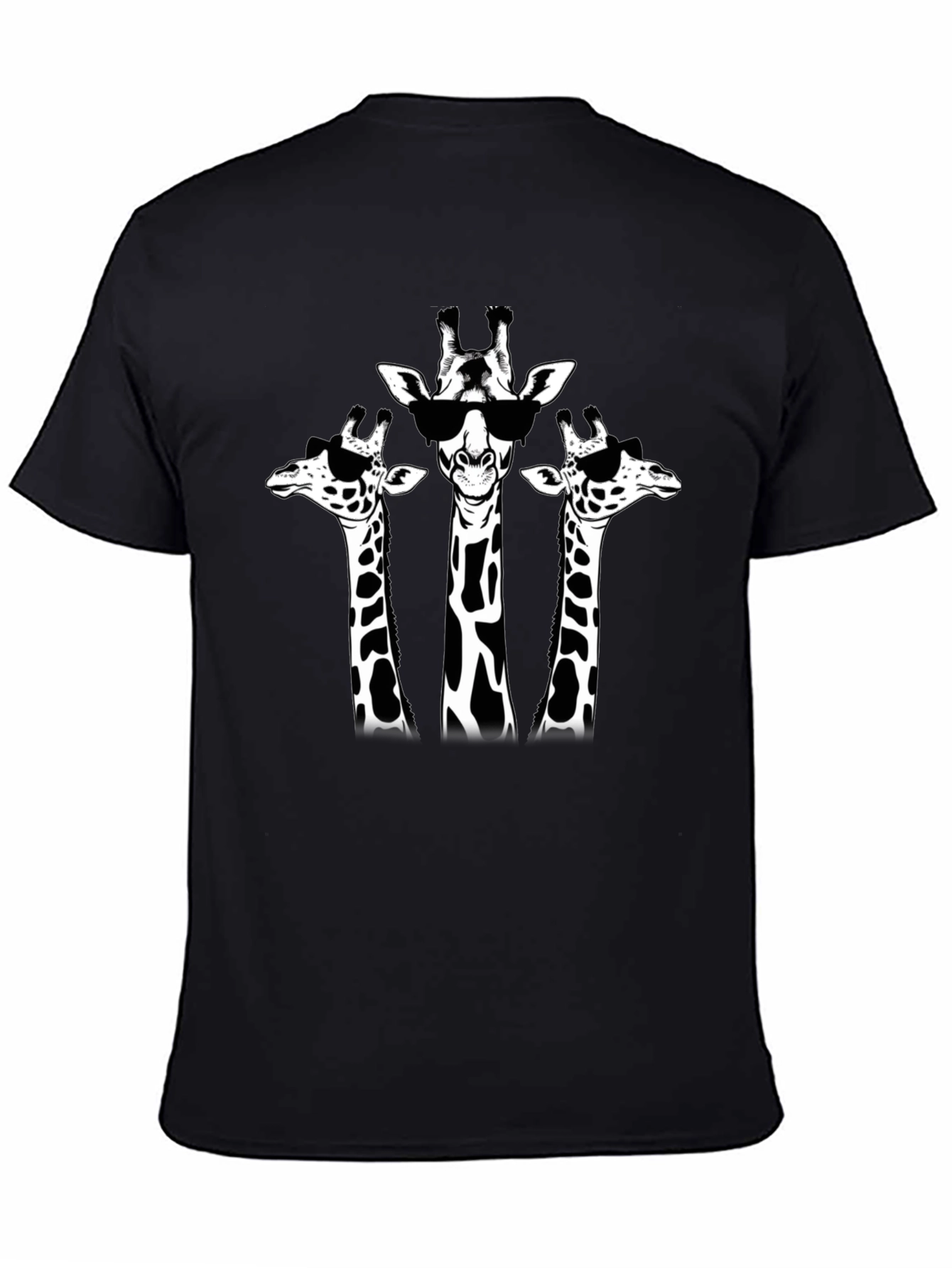 Camiseta Negra con Diseño de Jirafas Cool