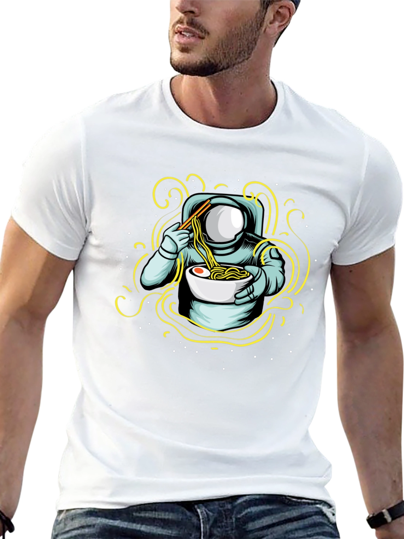 Camiseta Negra Astronauta Comiendo Ramen