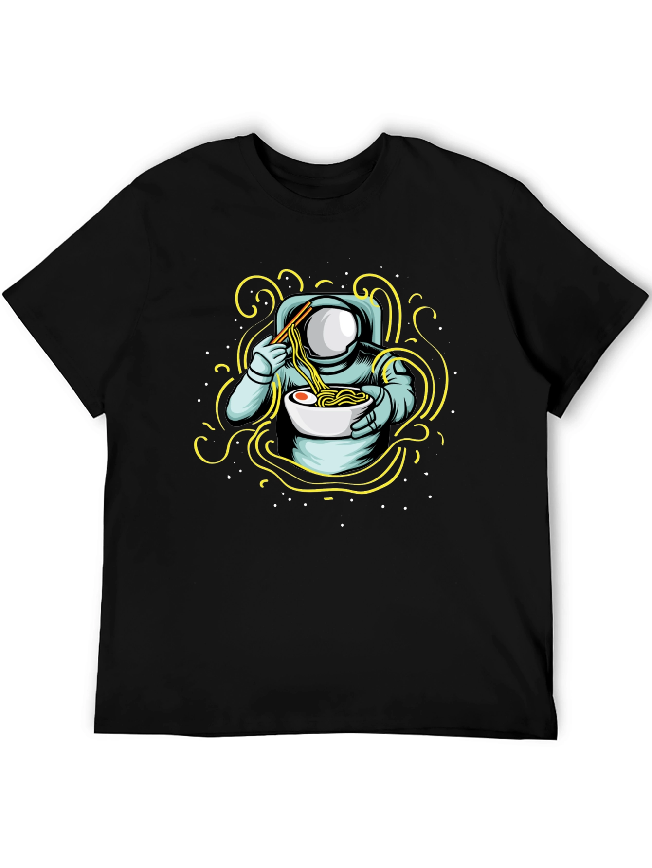 Camiseta Negra Astronauta Comiendo Ramen