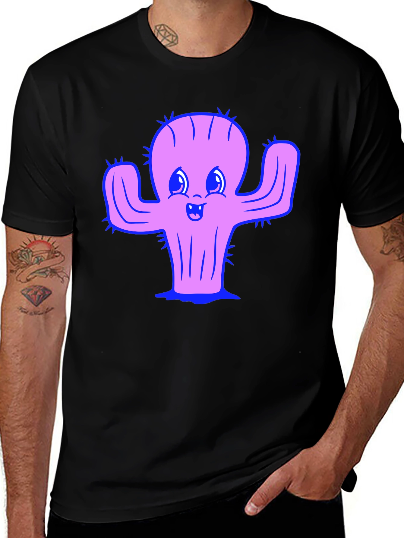 Camiseta Negra con Diseño de Cactus Sonriente