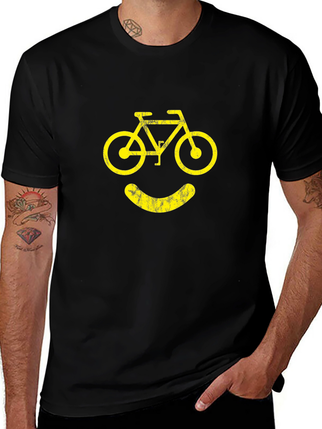 Camiseta Negra con Diseño de Bicicleta Sonriente