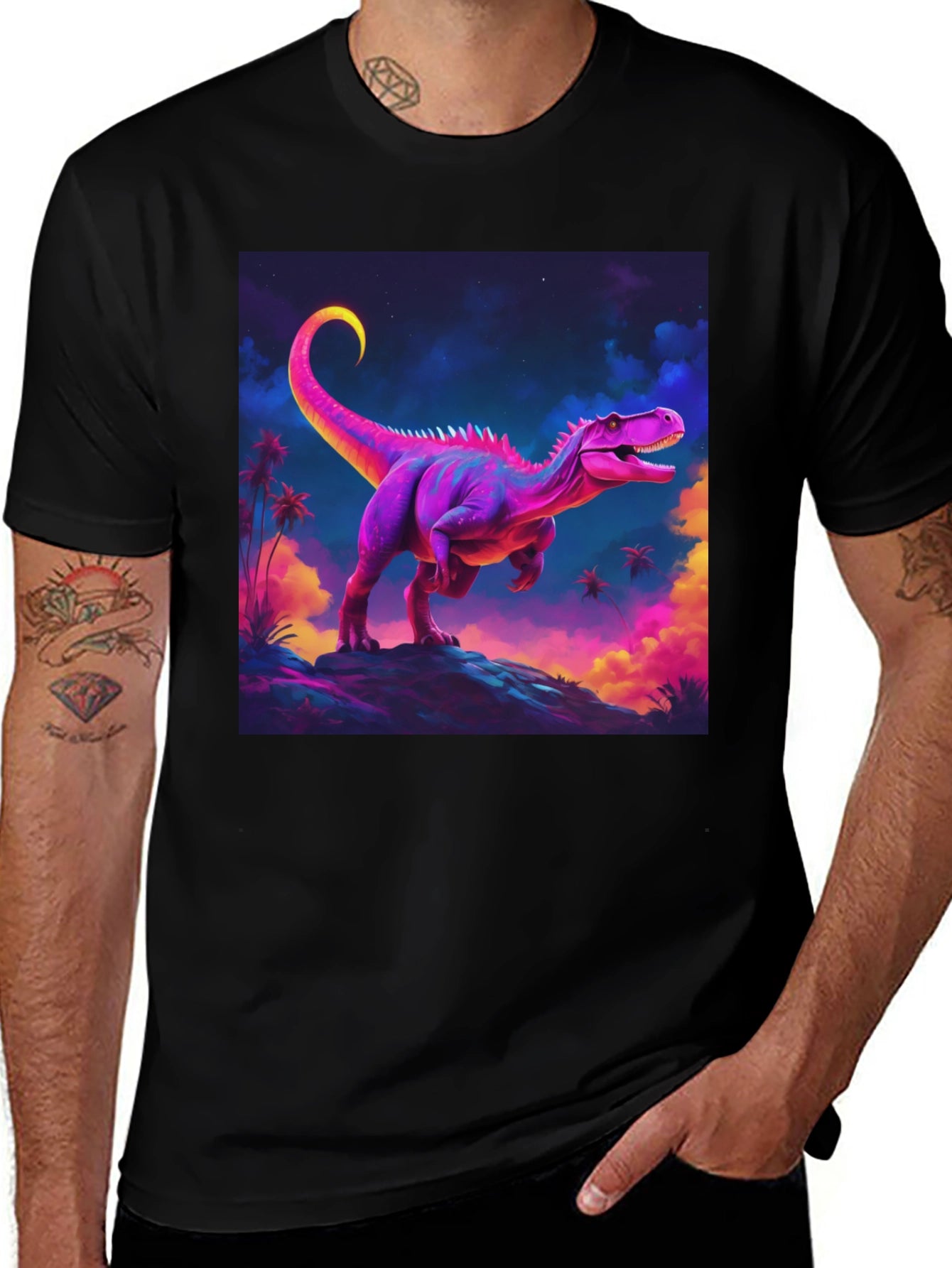 Camiseta Negra con Diseño de Dinosaurio Neón