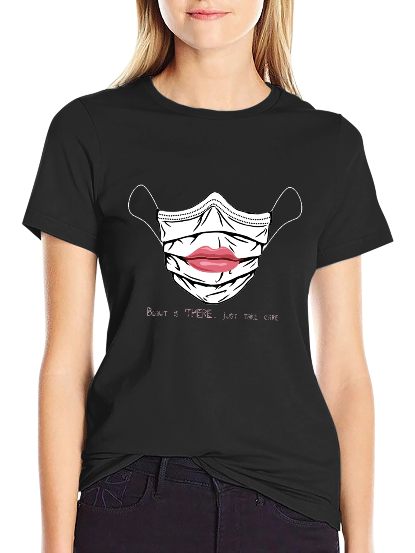 Camiseta Negra con Diseño de Mascarilla y Labios