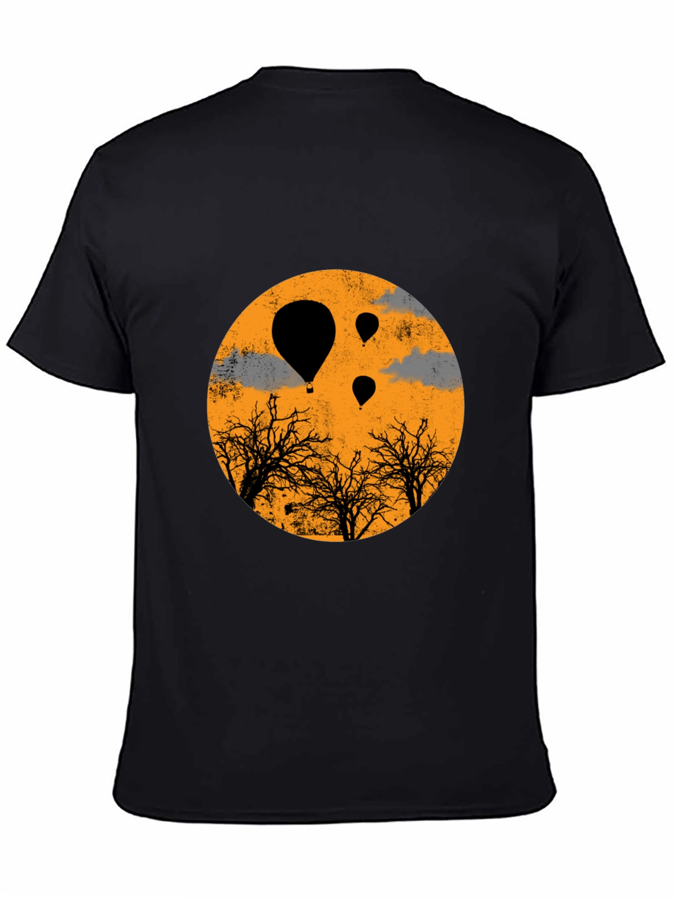 Camiseta Negra con Diseño de Globos Aerostáticos Naranja