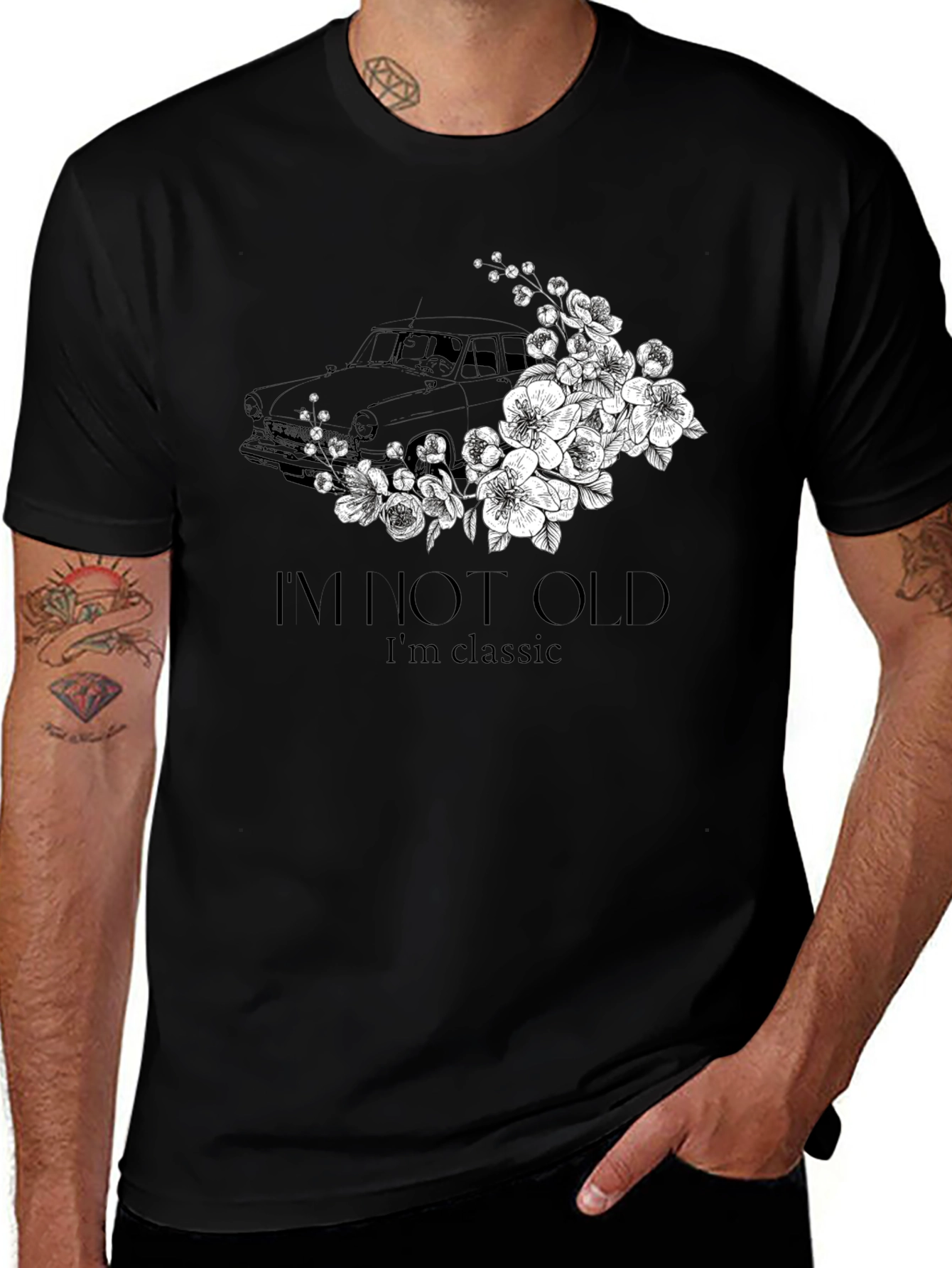 Camiseta Negra Clásica - Diseño de Coche Antiguo Floral