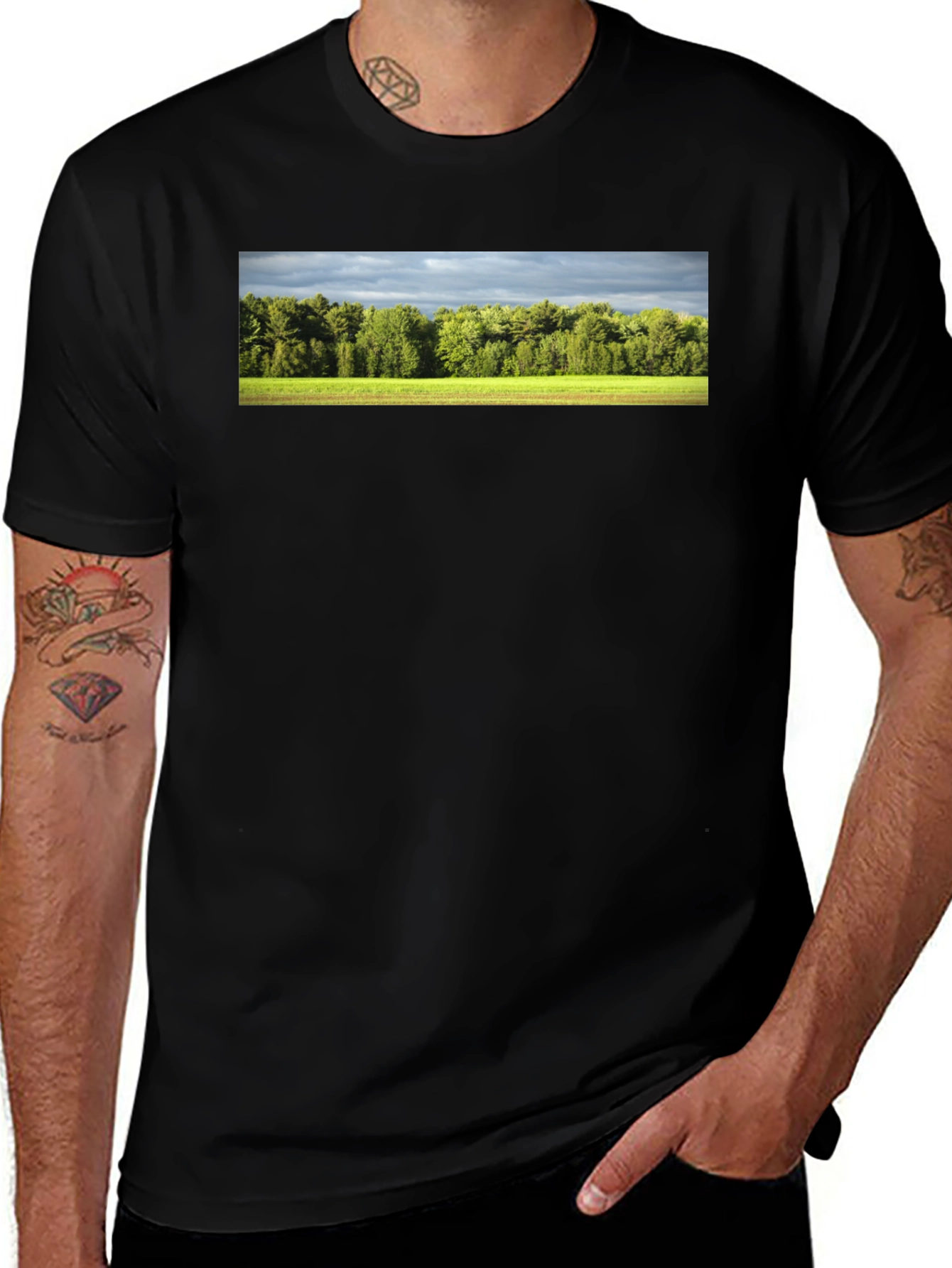 Camiseta Negra con Diseño de Paisaje