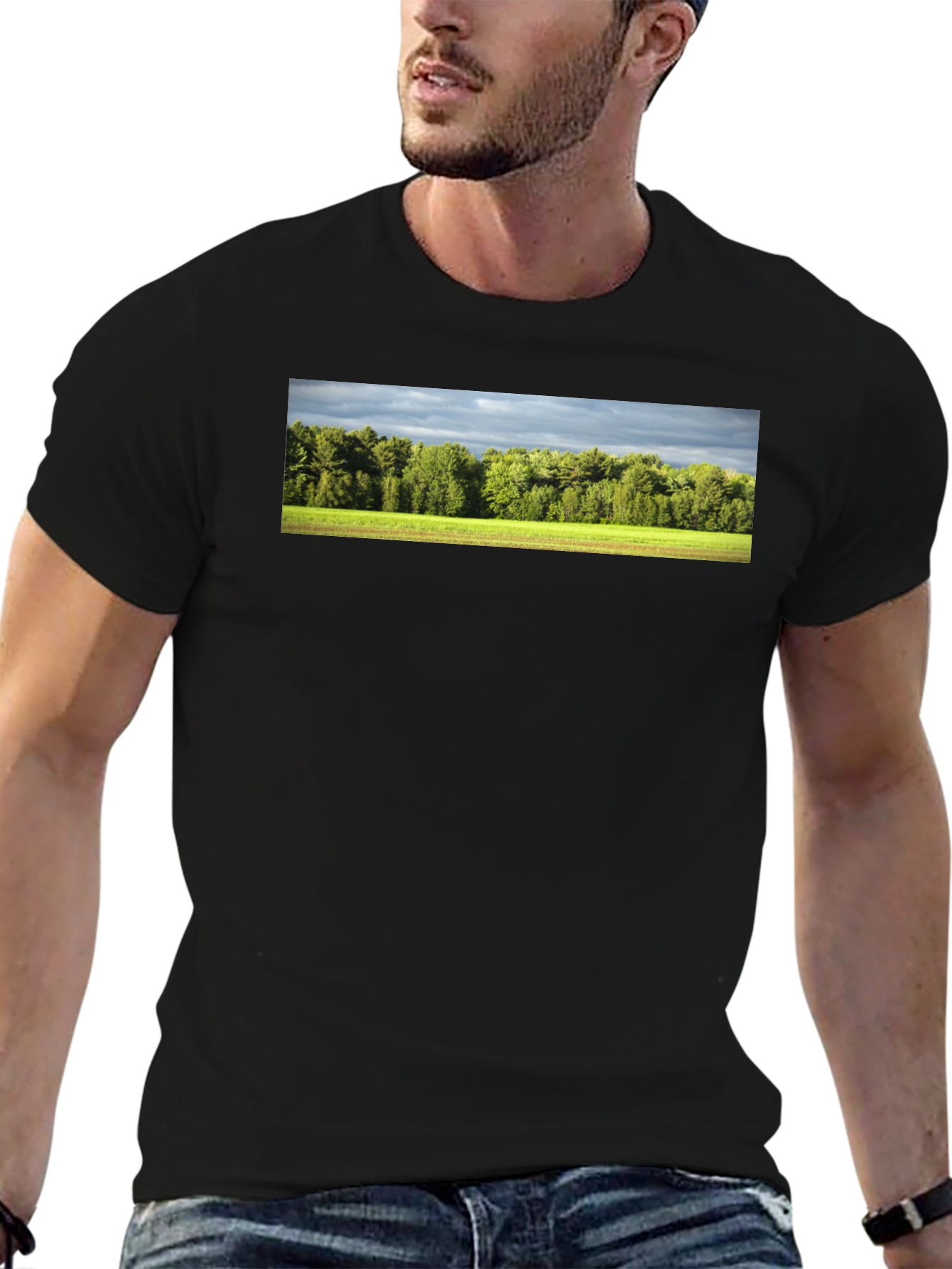 Camiseta Negra con Diseño de Paisaje