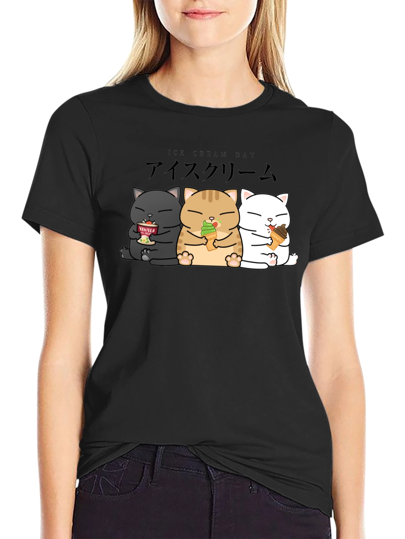 Camiseta Negra con Diseño de Gatos y Helado