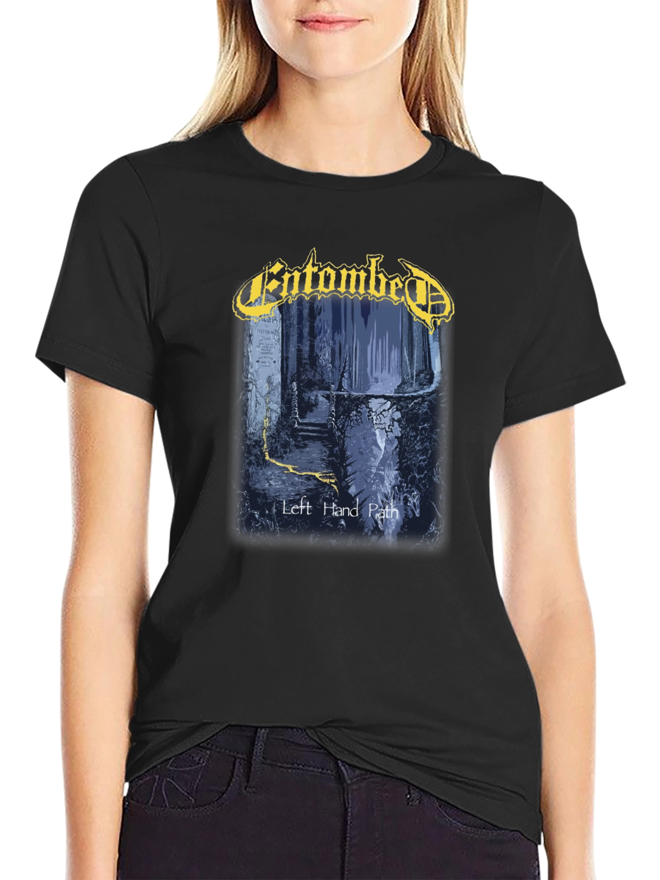 Camiseta Negra con Diseño de Entombad Left Hand Path