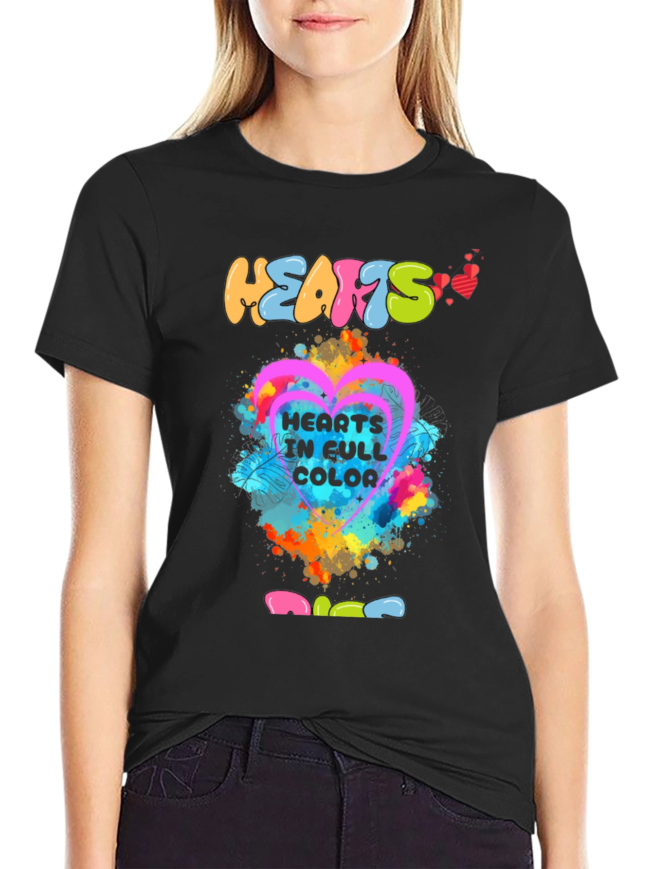 Camiseta Negra con Diseño de Corazones a Todo Color
