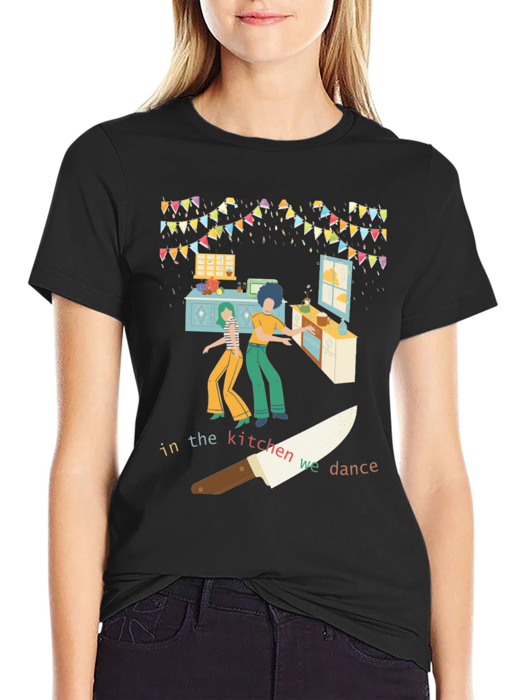 Camiseta Negra con Diseño de Cocina Bailarina