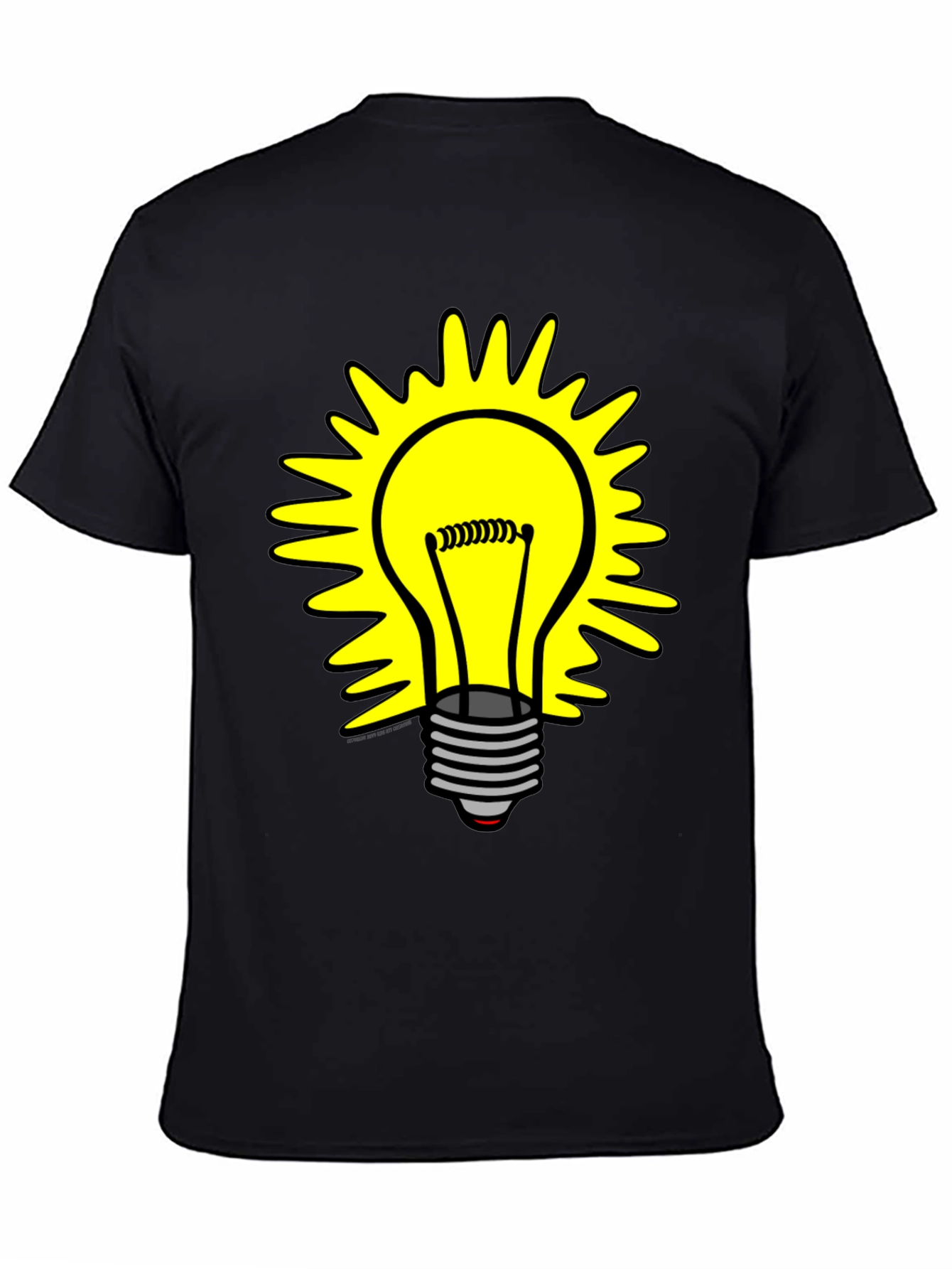 Camiseta Negra con Diseño de Bombilla Iluminada