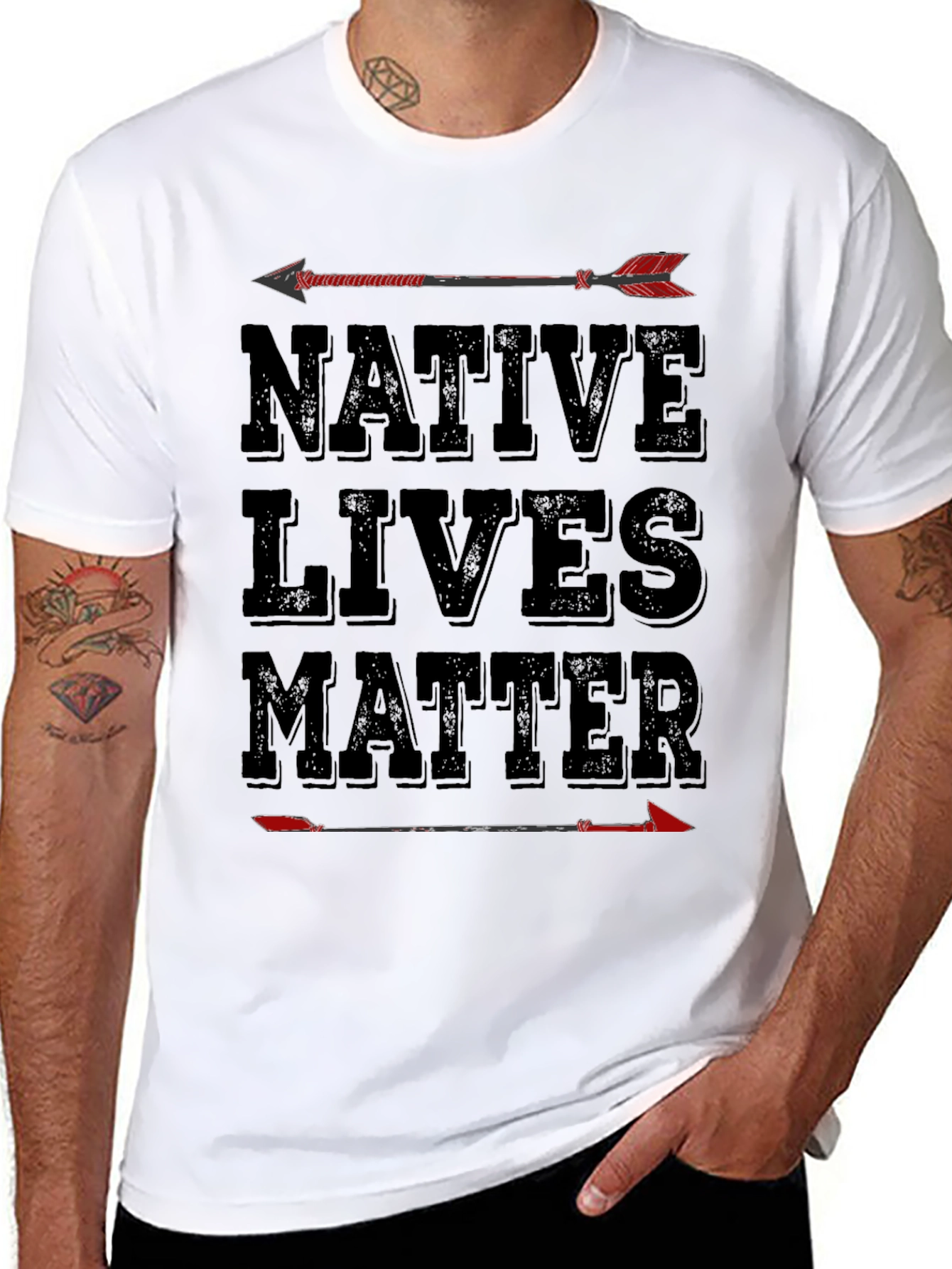 Camiseta Native Lives Matter con flechas