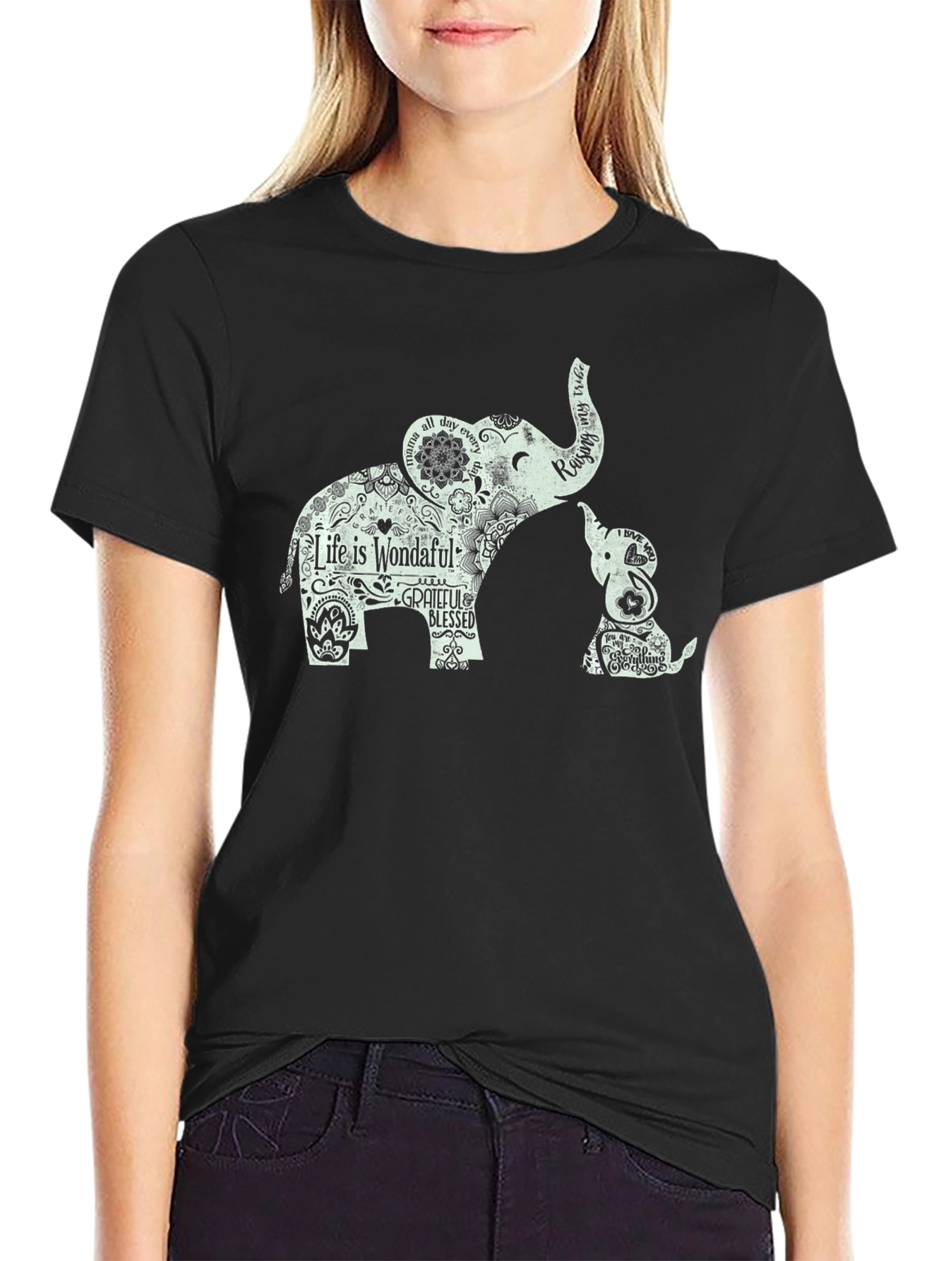 Camiseta Negra con Diseño de Elefantes y Mensaje