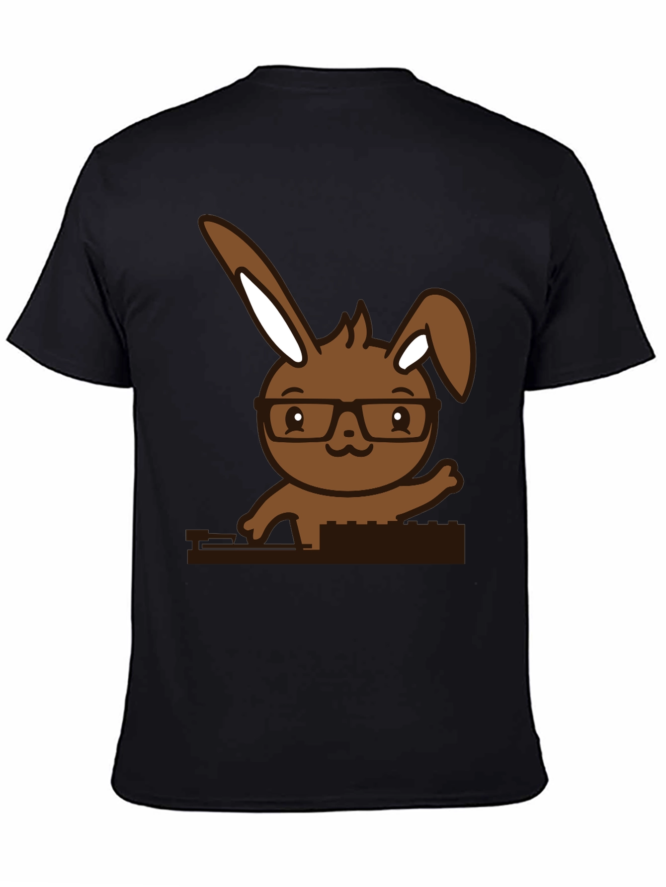 Camiseta Negra con Conejo Nerd