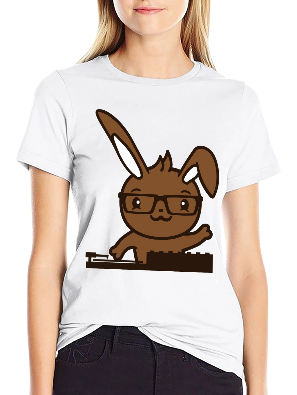 Camiseta Negra con Conejo Nerd