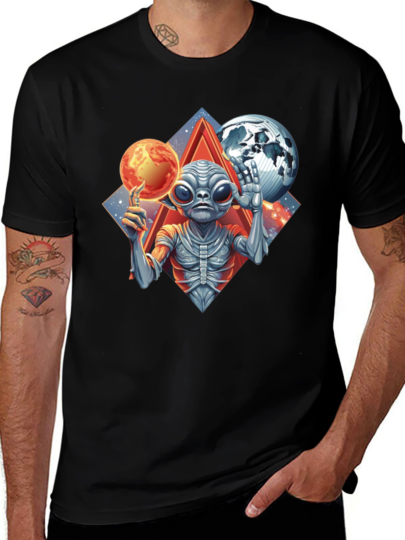 Camiseta Alienígena con Planetas
