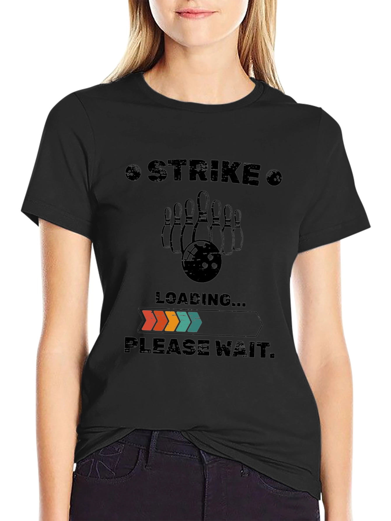 Camiseta Negra con Diseño de Bolos Strike Loading