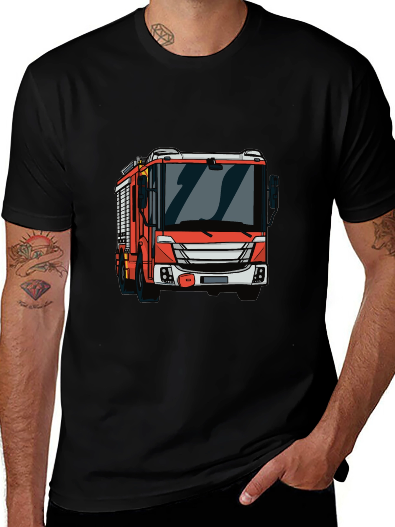 Camiseta Negra con Diseño de Camión de Bomberos