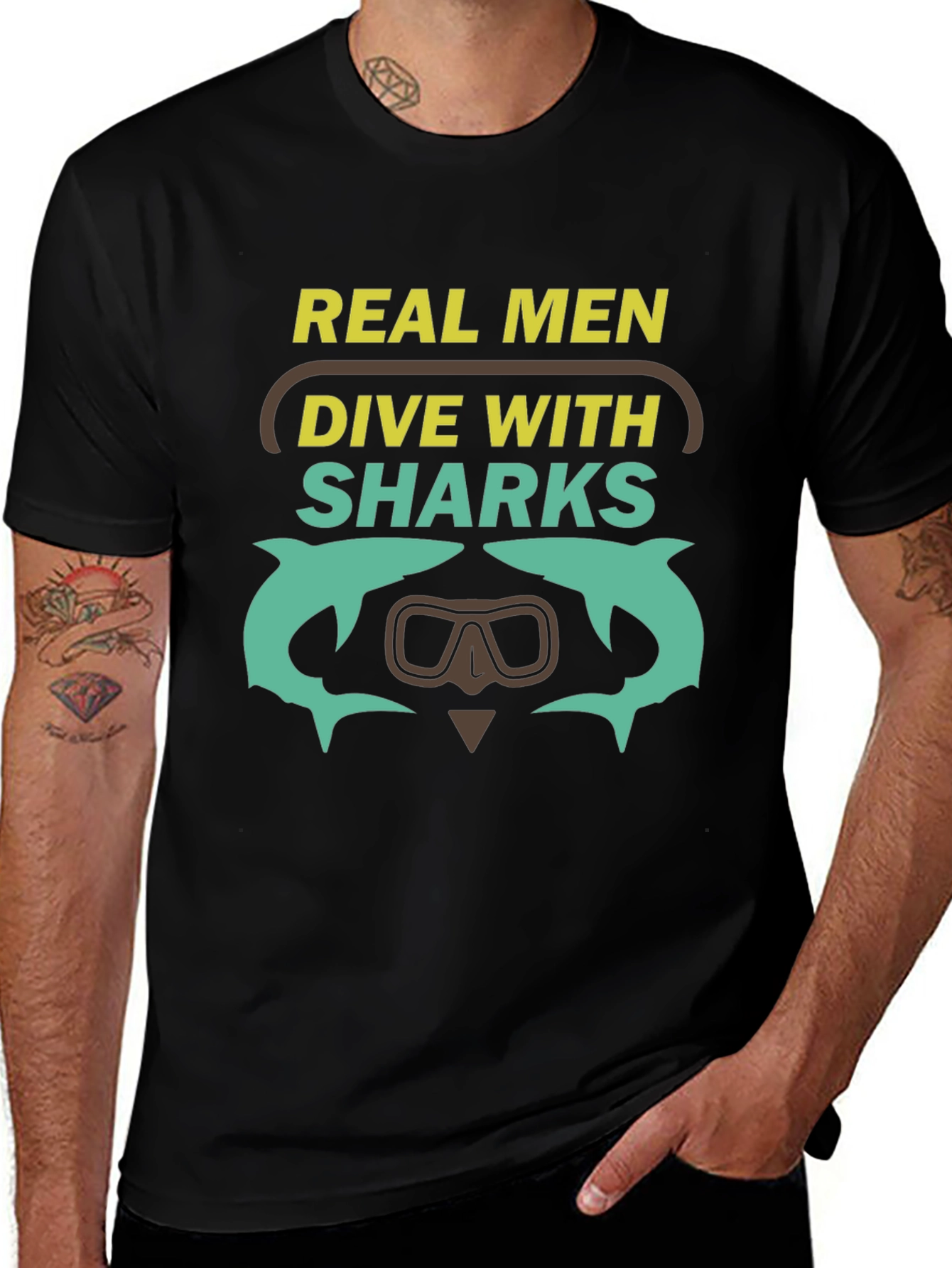 Camiseta Hombre Bucea con Tiburones