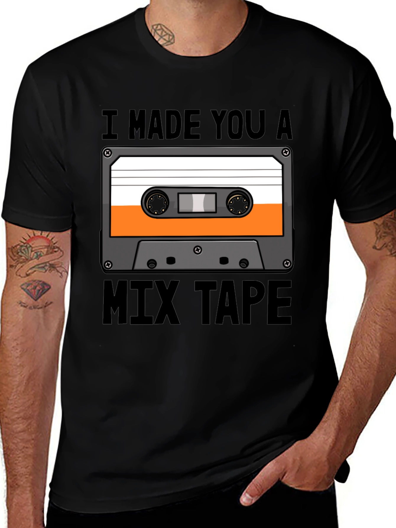 Camiseta Negra con Diseño de Cassette Mix Tape