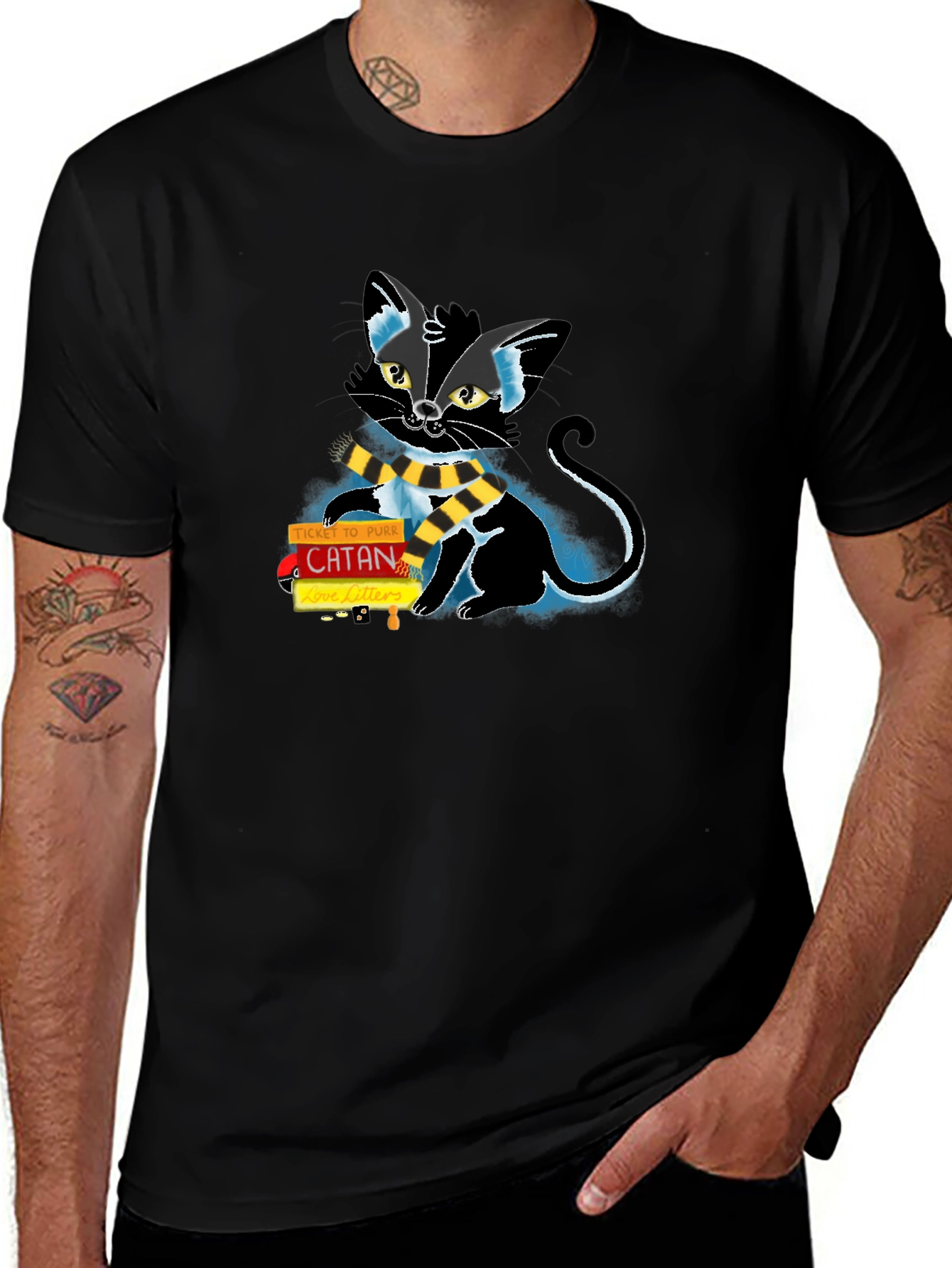 Camiseta Negra con Diseño de Gato Jugando
