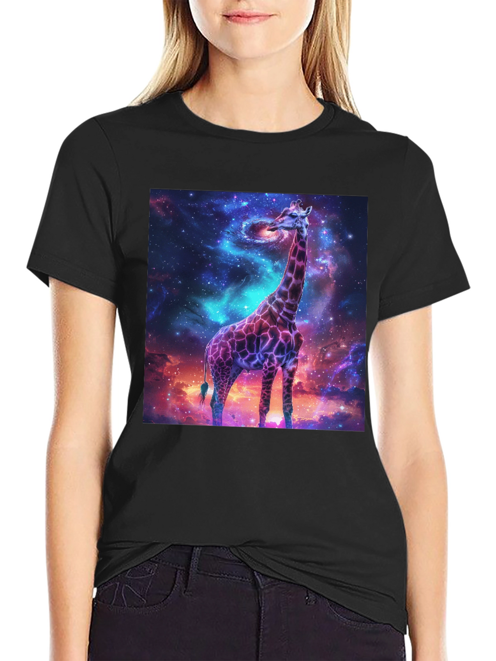 Camiseta Negra con Diseño de Jirafa Cósmica