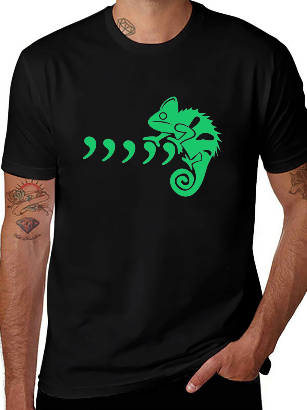 Camiseta Negra con Diseño de Camaleón Verde