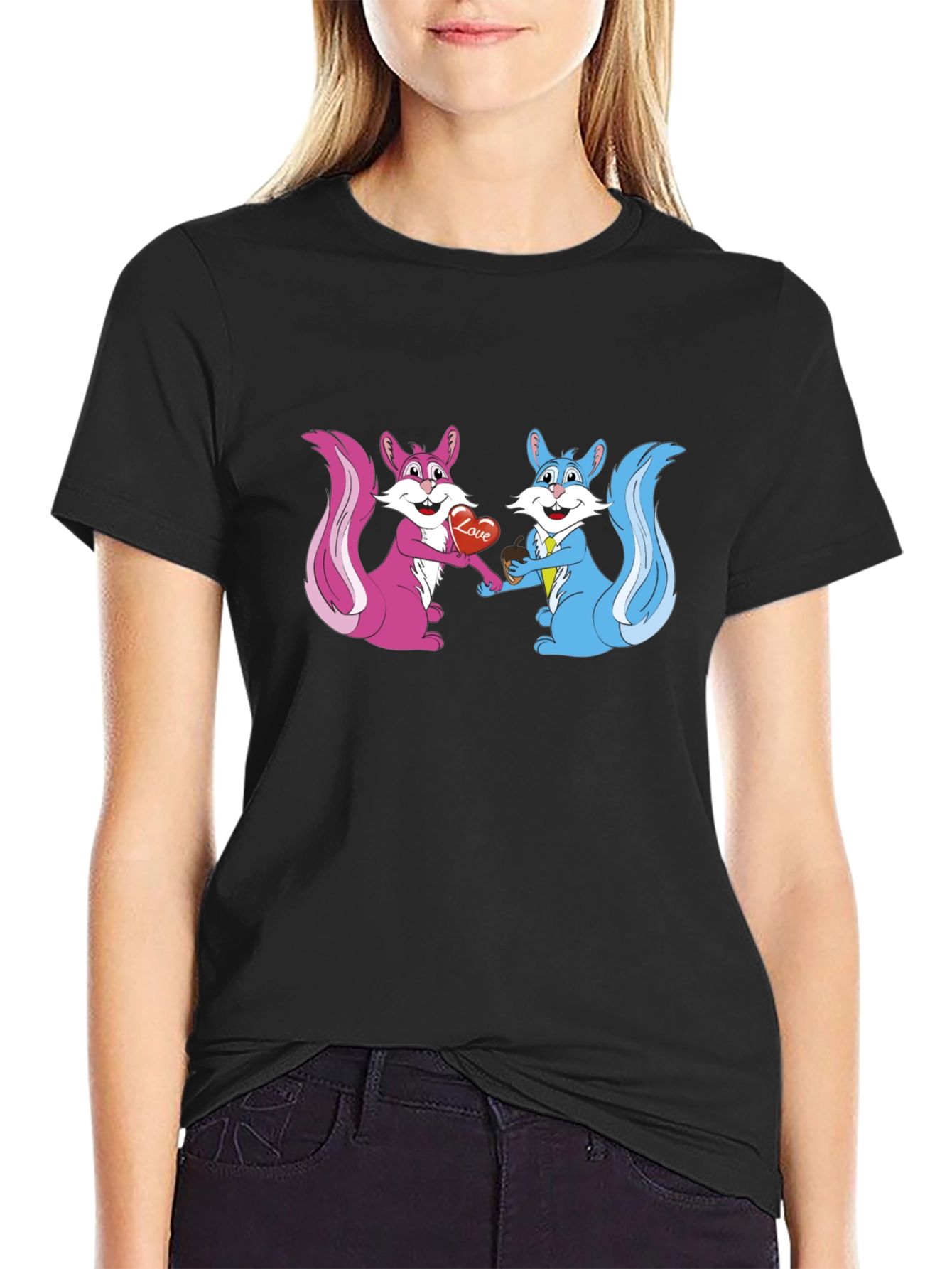 Camiseta Negra con Diseño de Ardillas Enamoradas