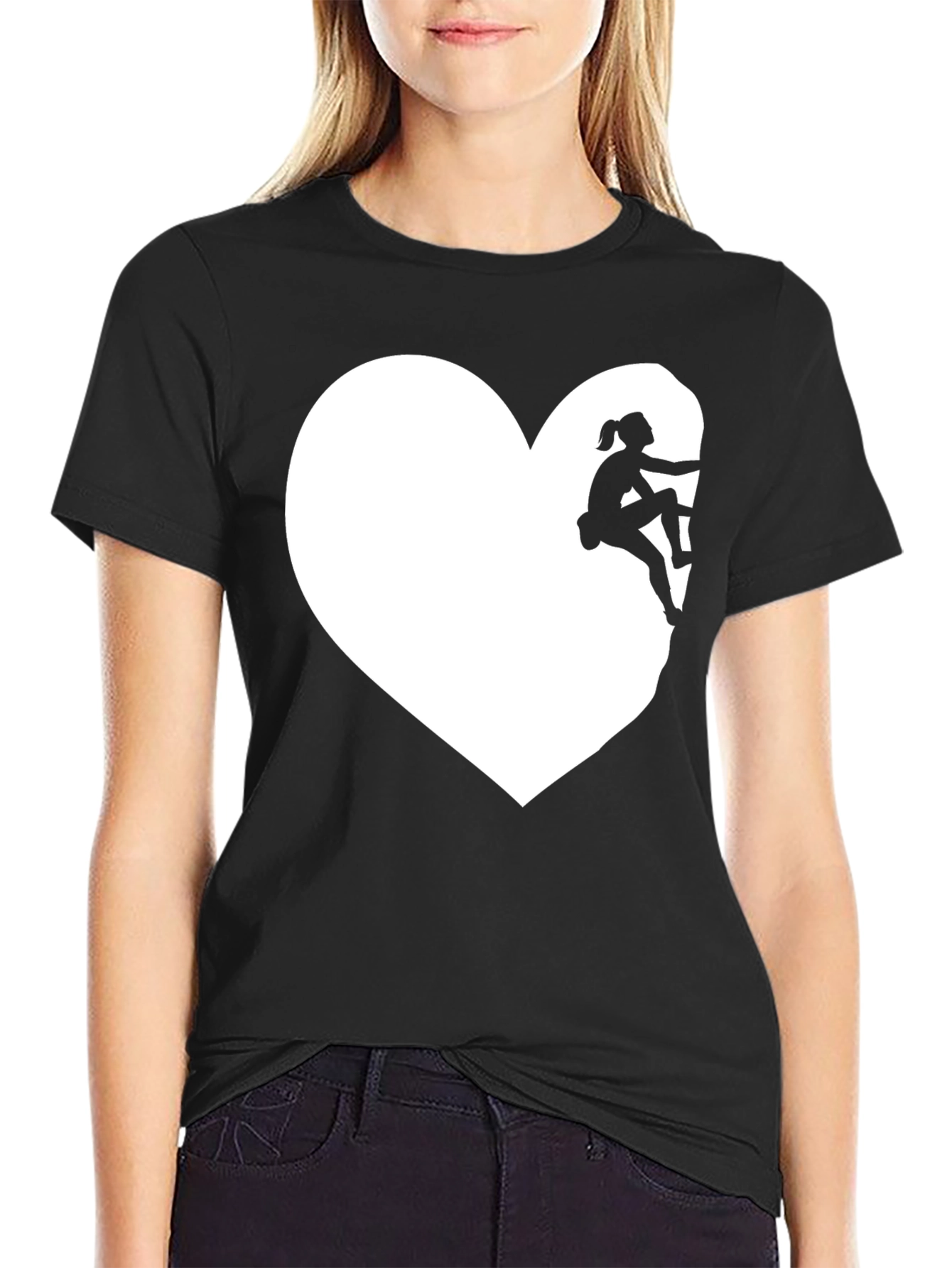 Camiseta Negra con Diseño de Corazón y Escaladora