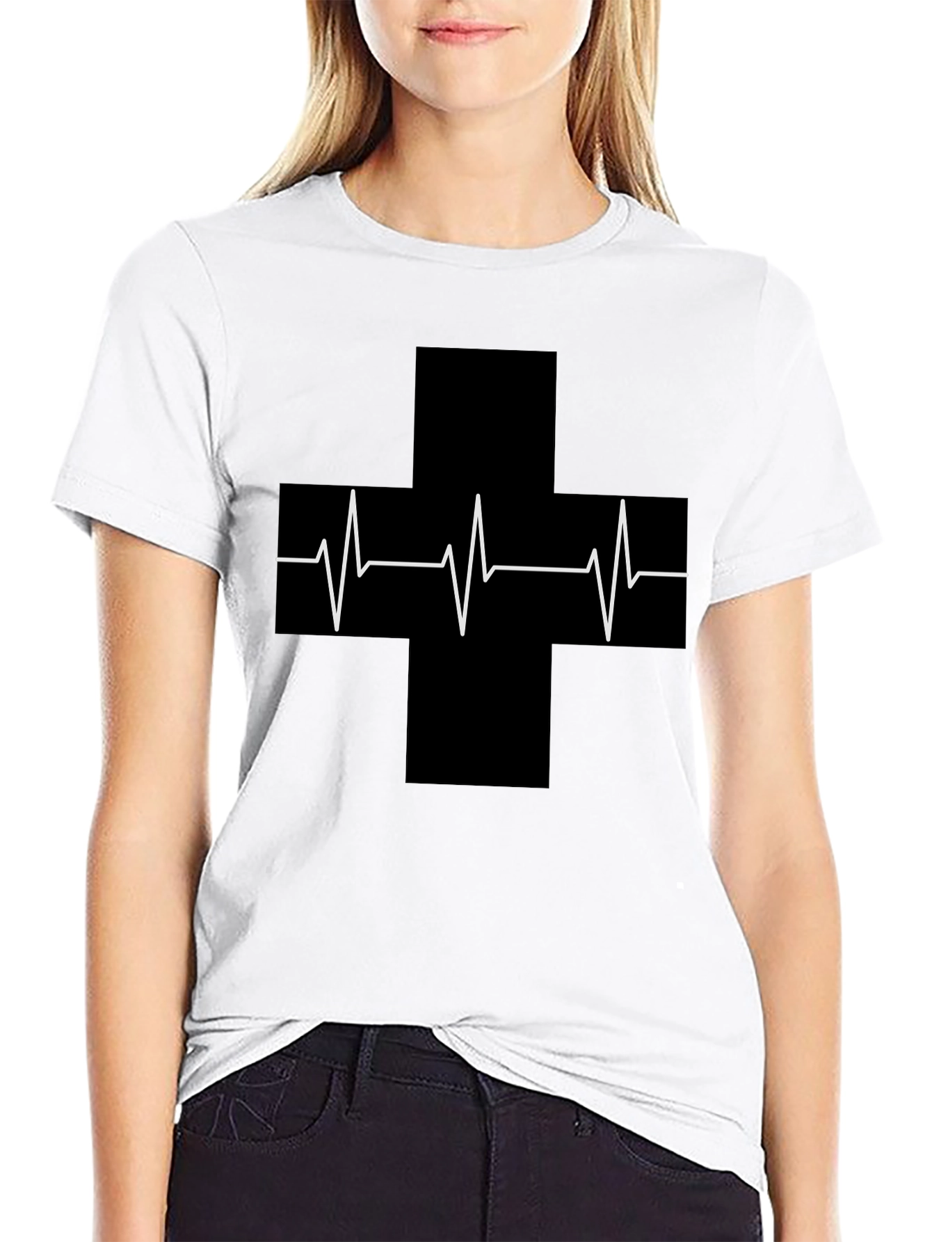 Camiseta Negra con Cruz de Latidos