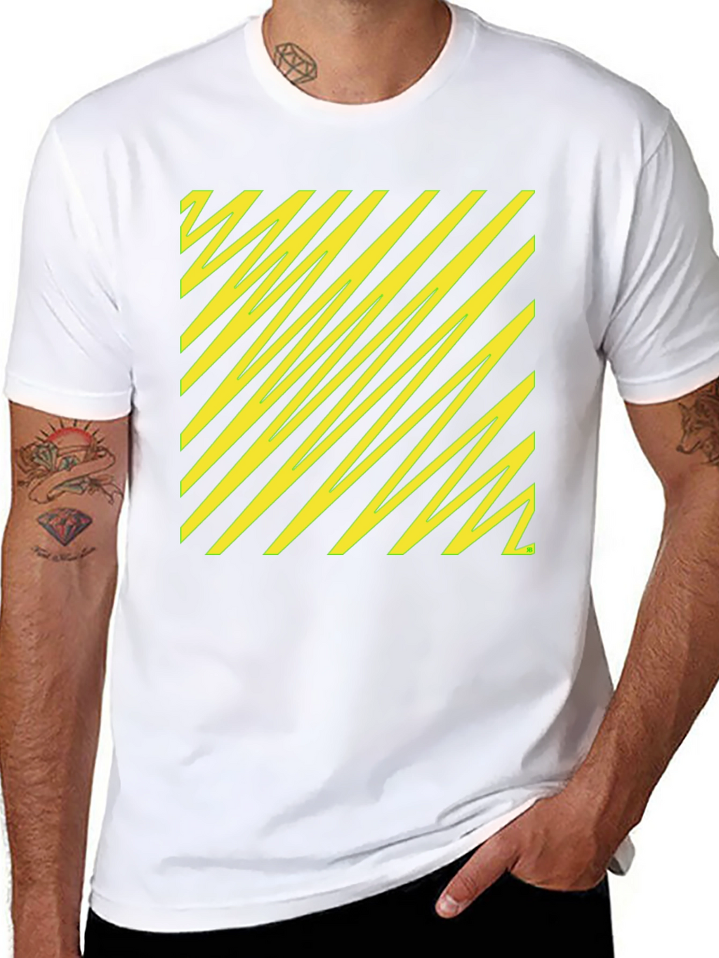 Camiseta Negra con Diseño Abstracto Amarillo
