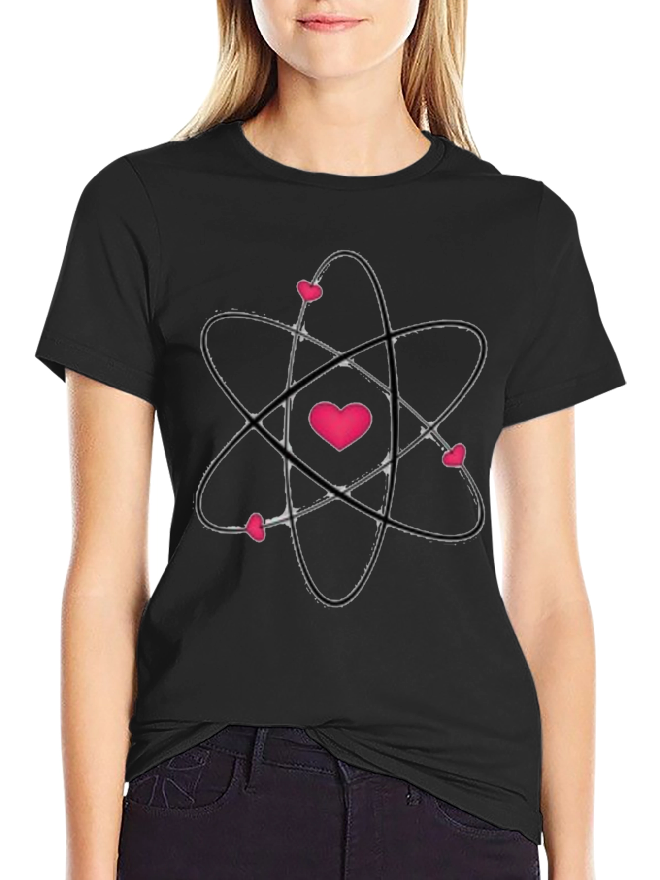 Camiseta Negra con Diseño Atómico de Corazones