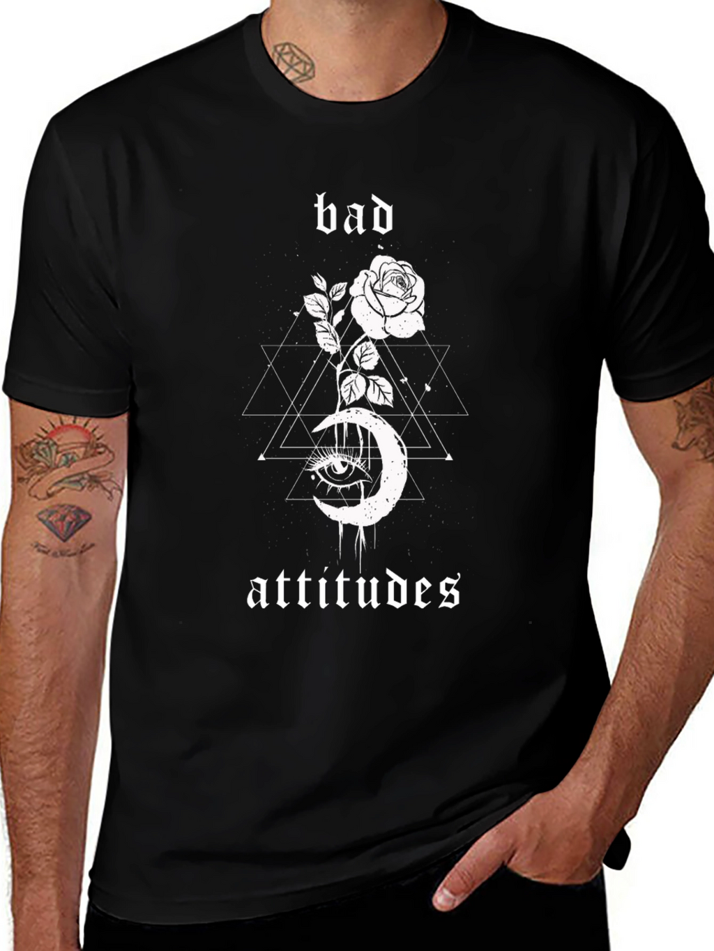 Camiseta Negra Bad Attitudes Diseño Gótico