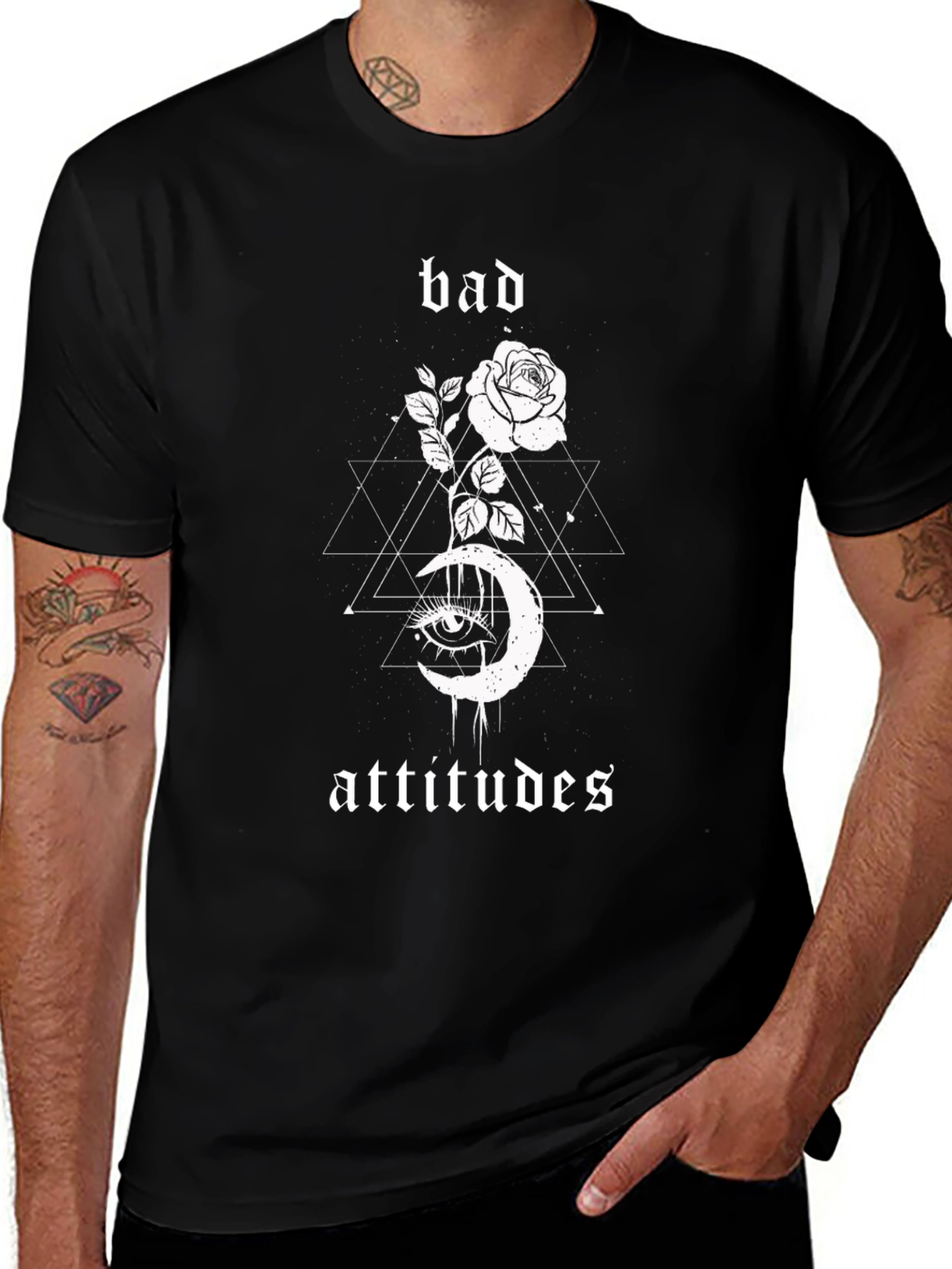 Camiseta Negra Bad Attitudes Diseño Gótico