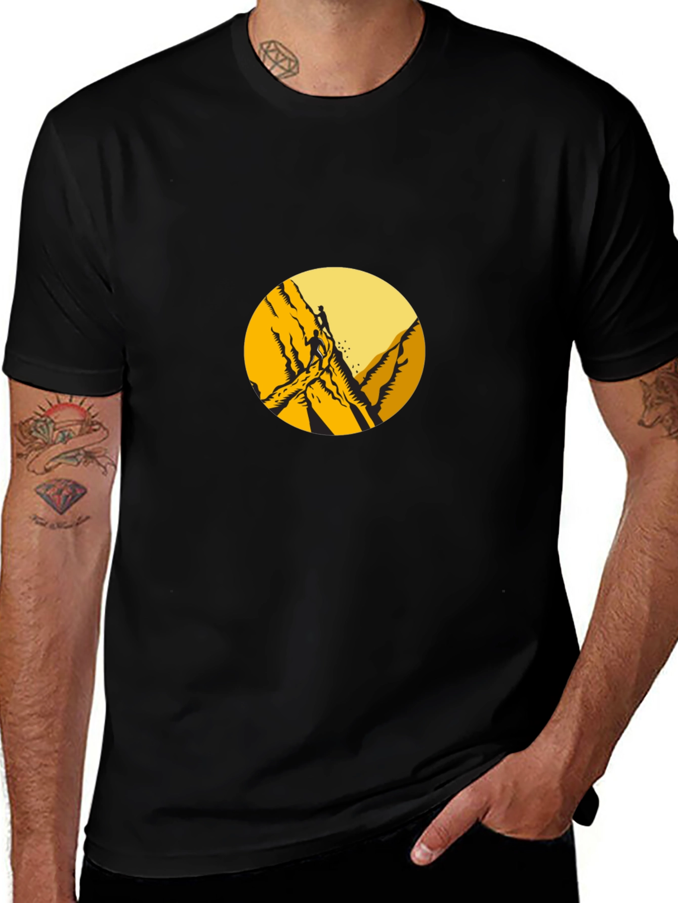 Camiseta Negra con Diseño de Montaña para Aventura