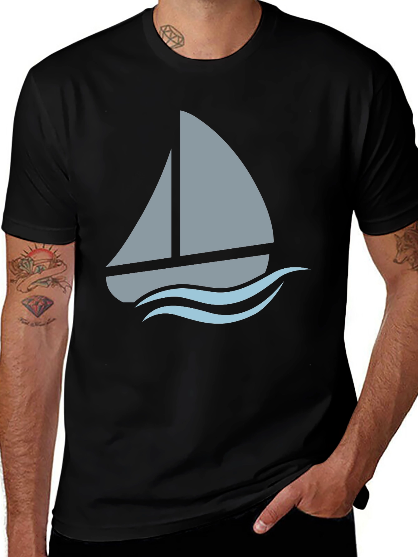Camiseta Negra con Diseño de Barco a Vela
