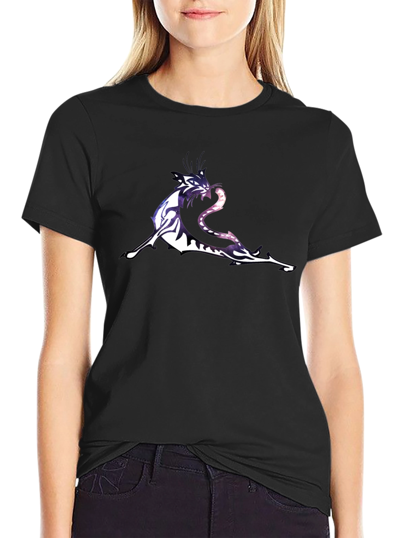 Camiseta Negra con Diseño Abstracto de Tigre y Serpiente