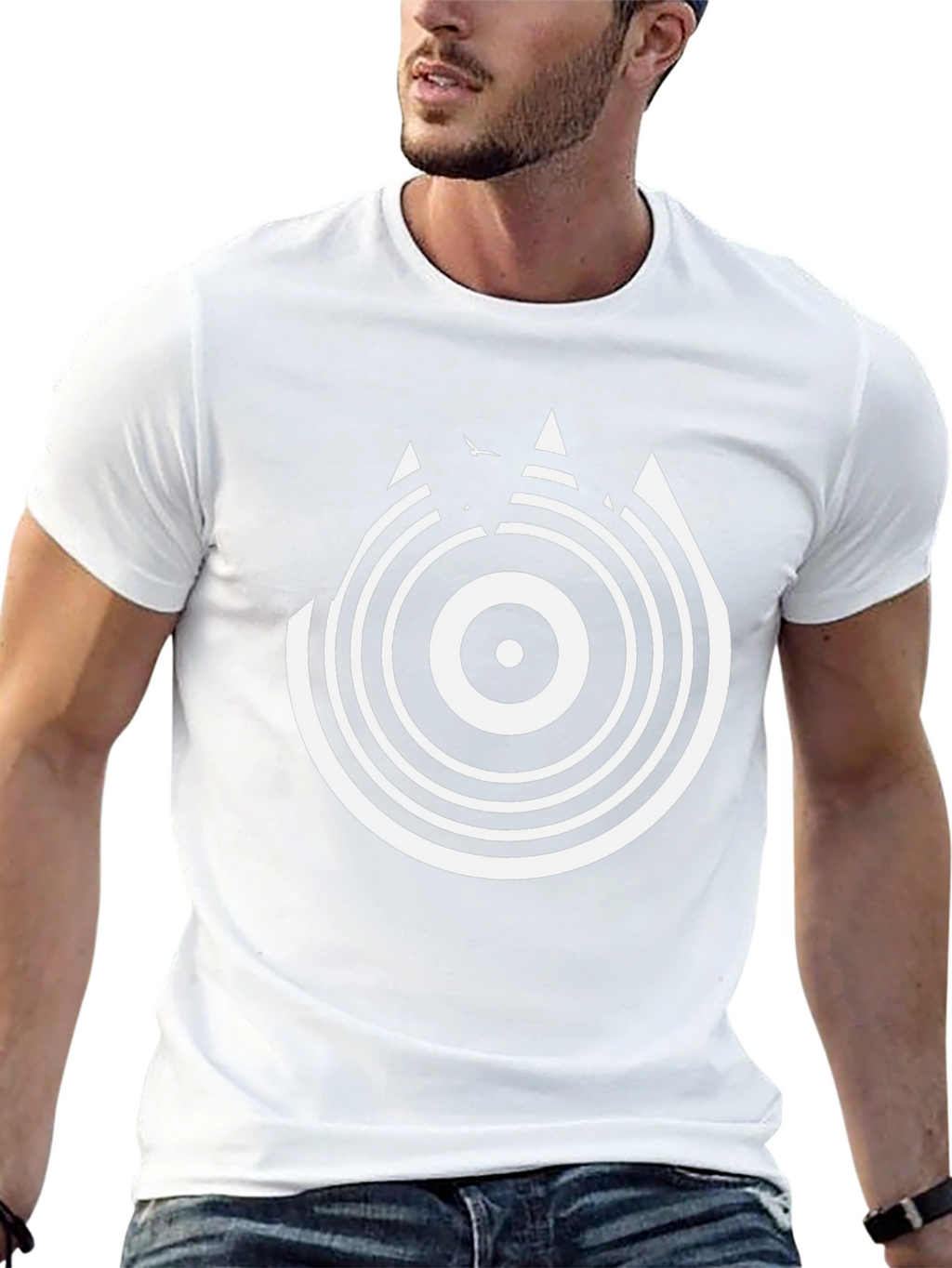 Camiseta Negra con Diseño Circular Abstracto