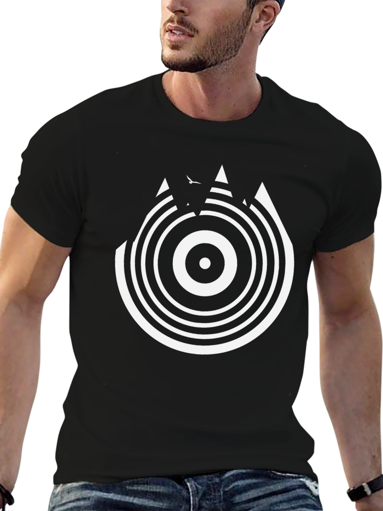 Camiseta Negra con Diseño Circular Abstracto
