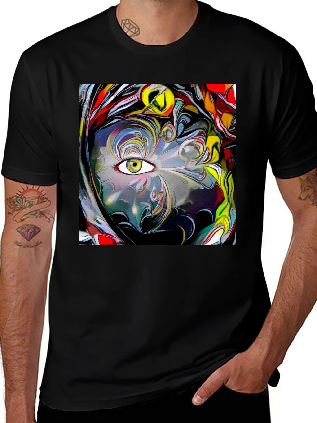 Camiseta Negra con Diseño Abstracto de Ojo