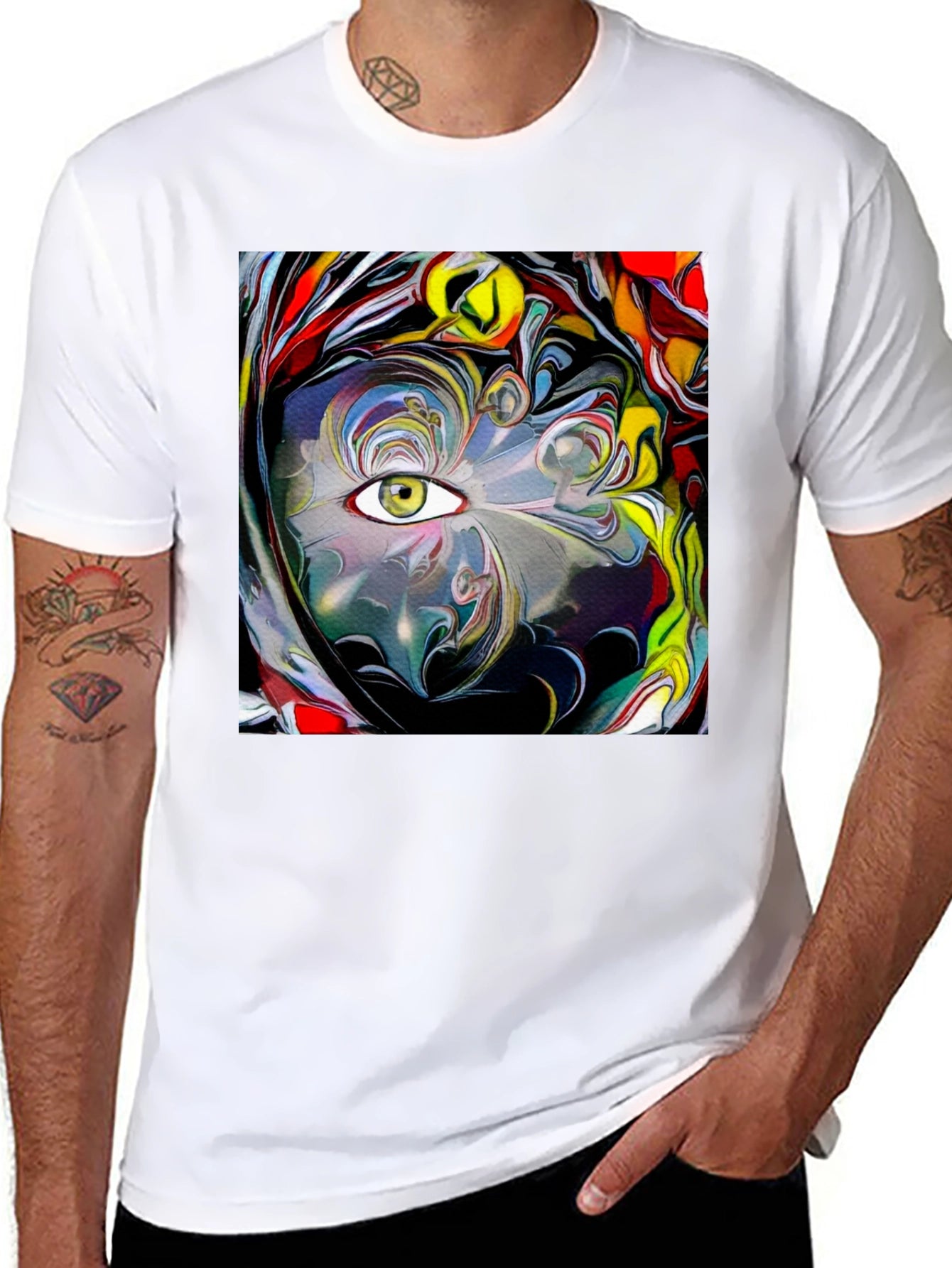 Camiseta Negra con Diseño Abstracto de Ojo