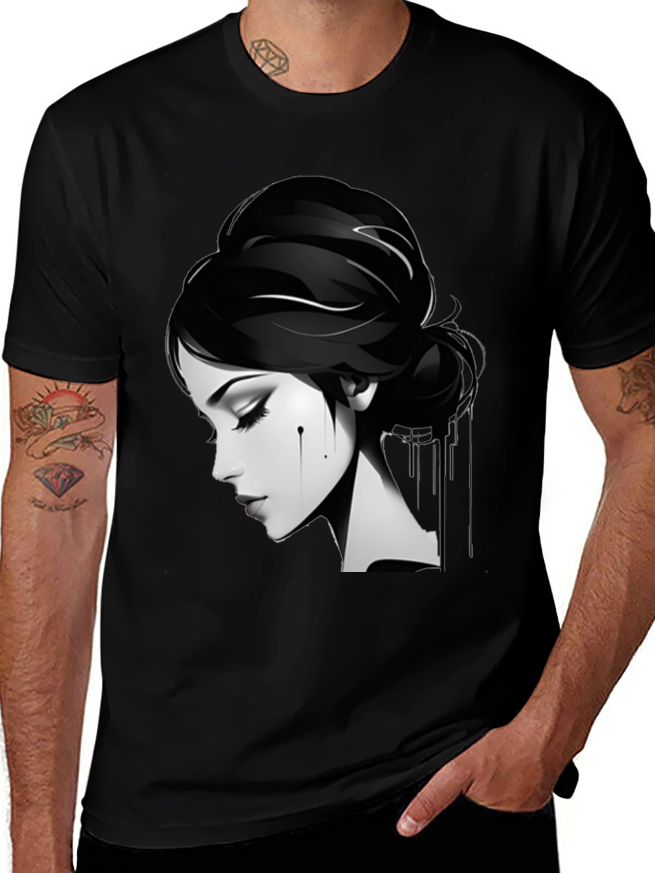 Camiseta Negra con Diseño Artístico de Mujer