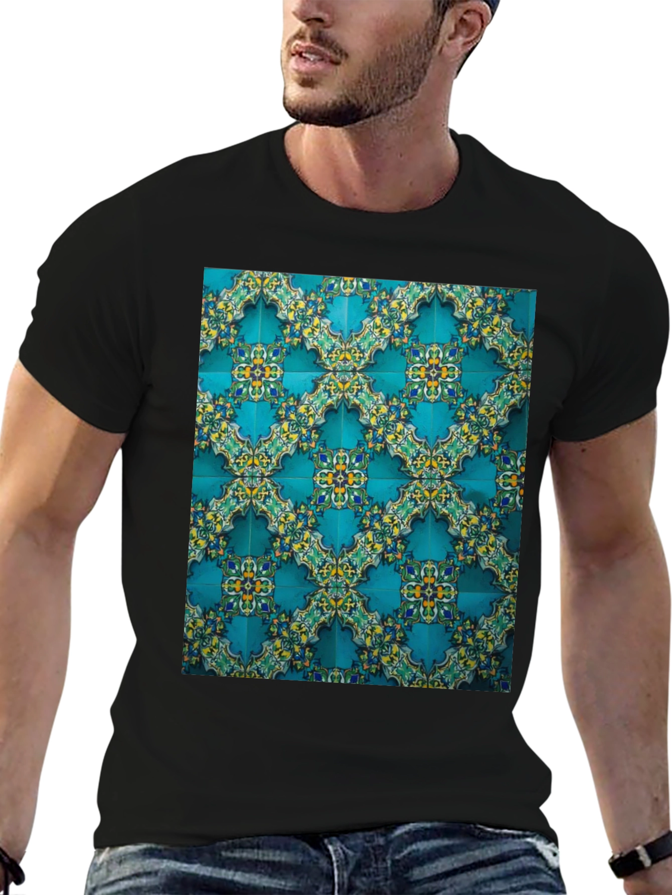 Camiseta Negra con Diseño de Azulejos Turcos