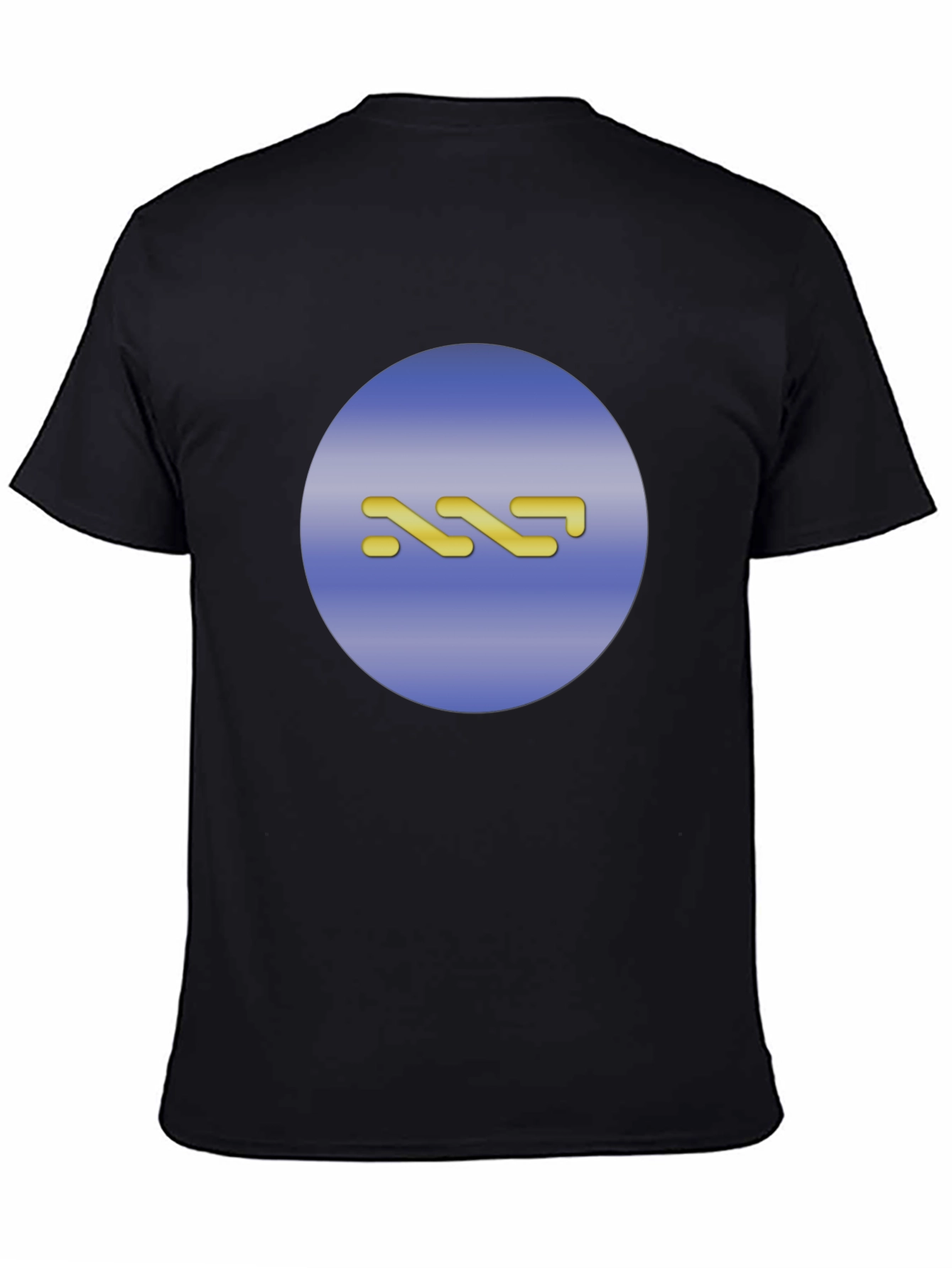 Camiseta Negra con Diseño Abstracto Dorado