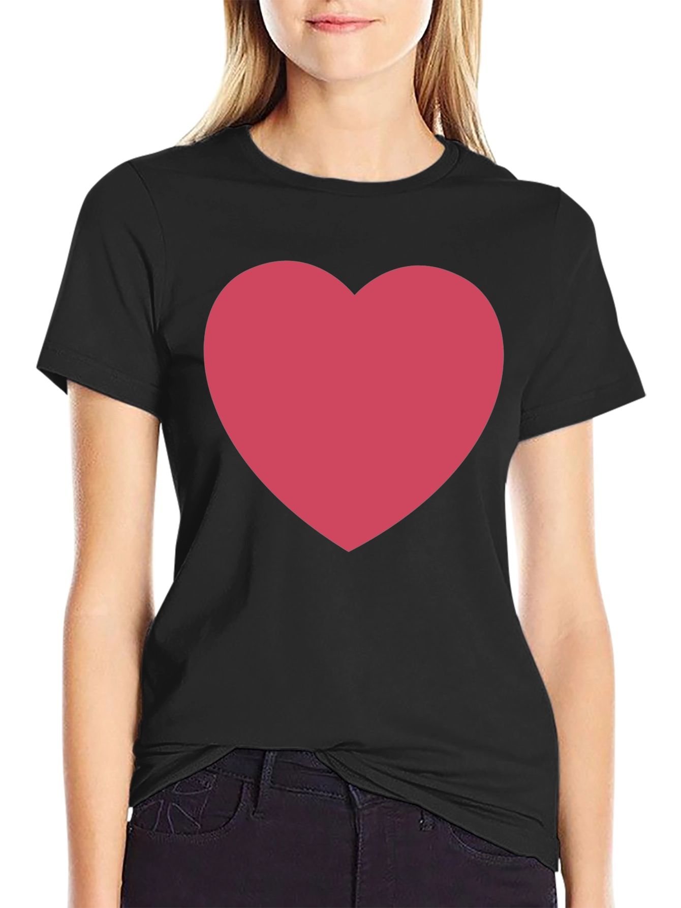 Camiseta Negra con Corazón Rojo - Estilo Casual