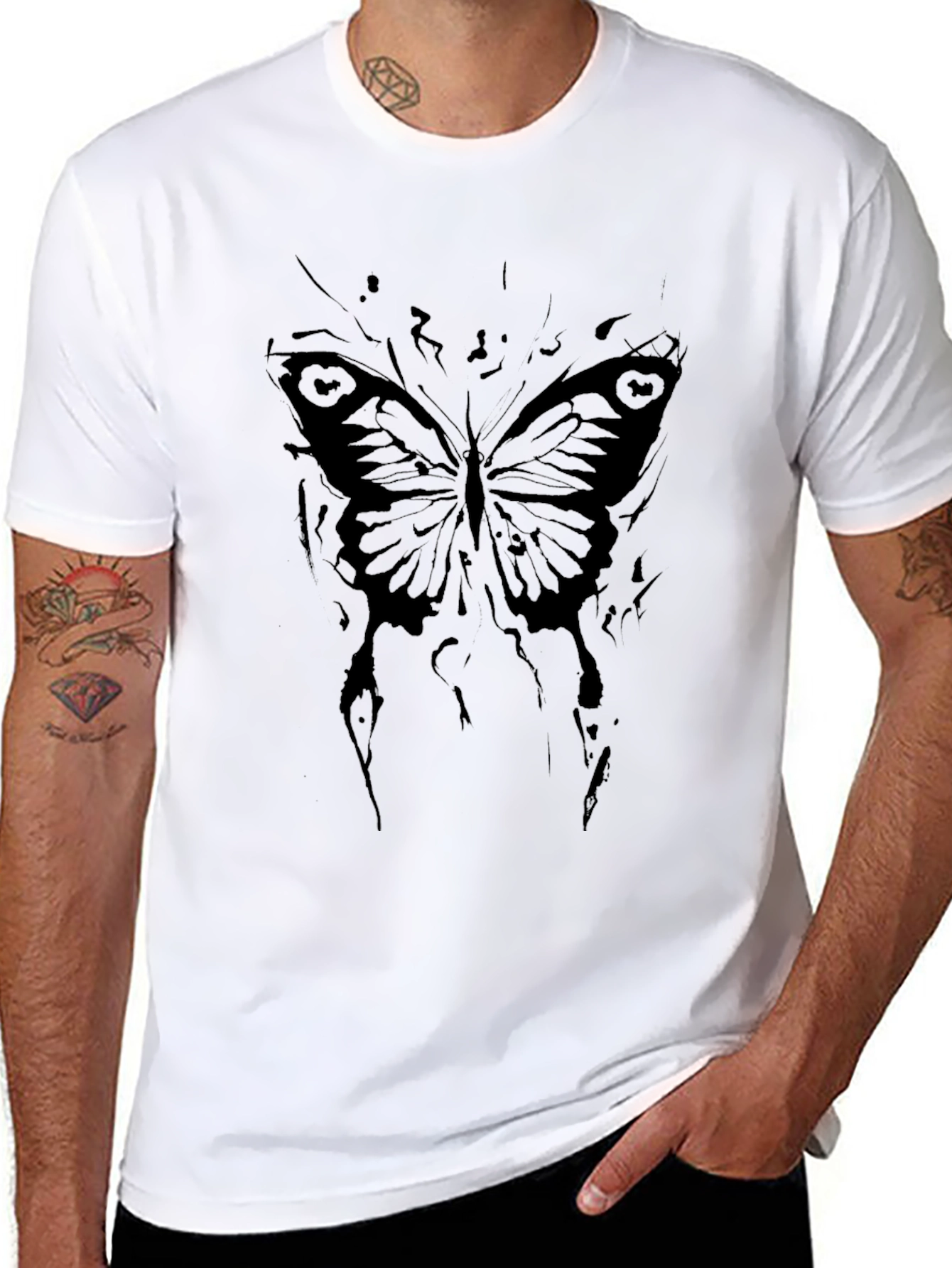 Camiseta Negra con Diseño de Mariposa Abstracta