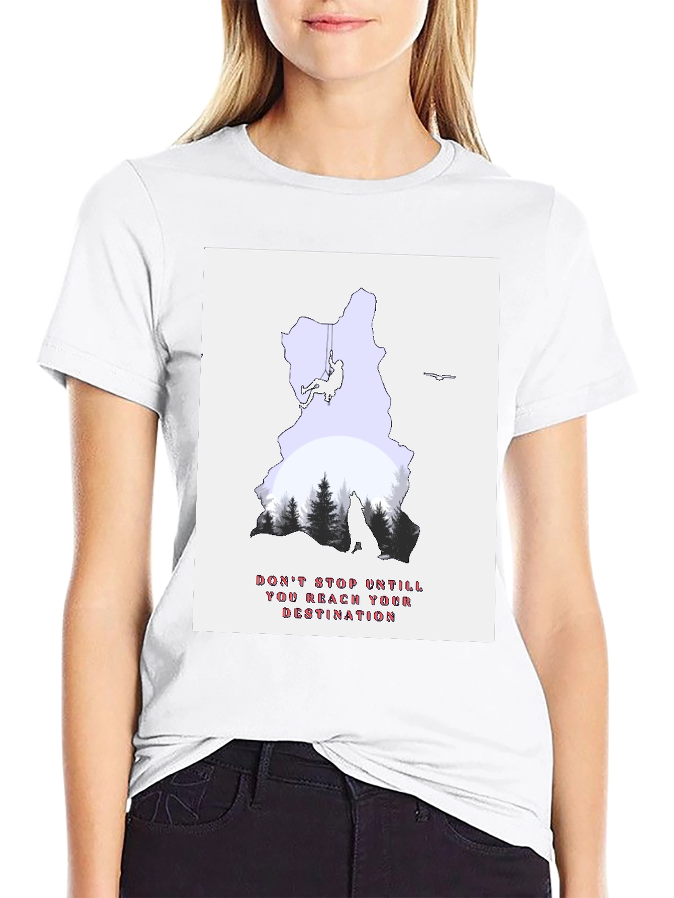 Camiseta Negra con Diseño de Aventura