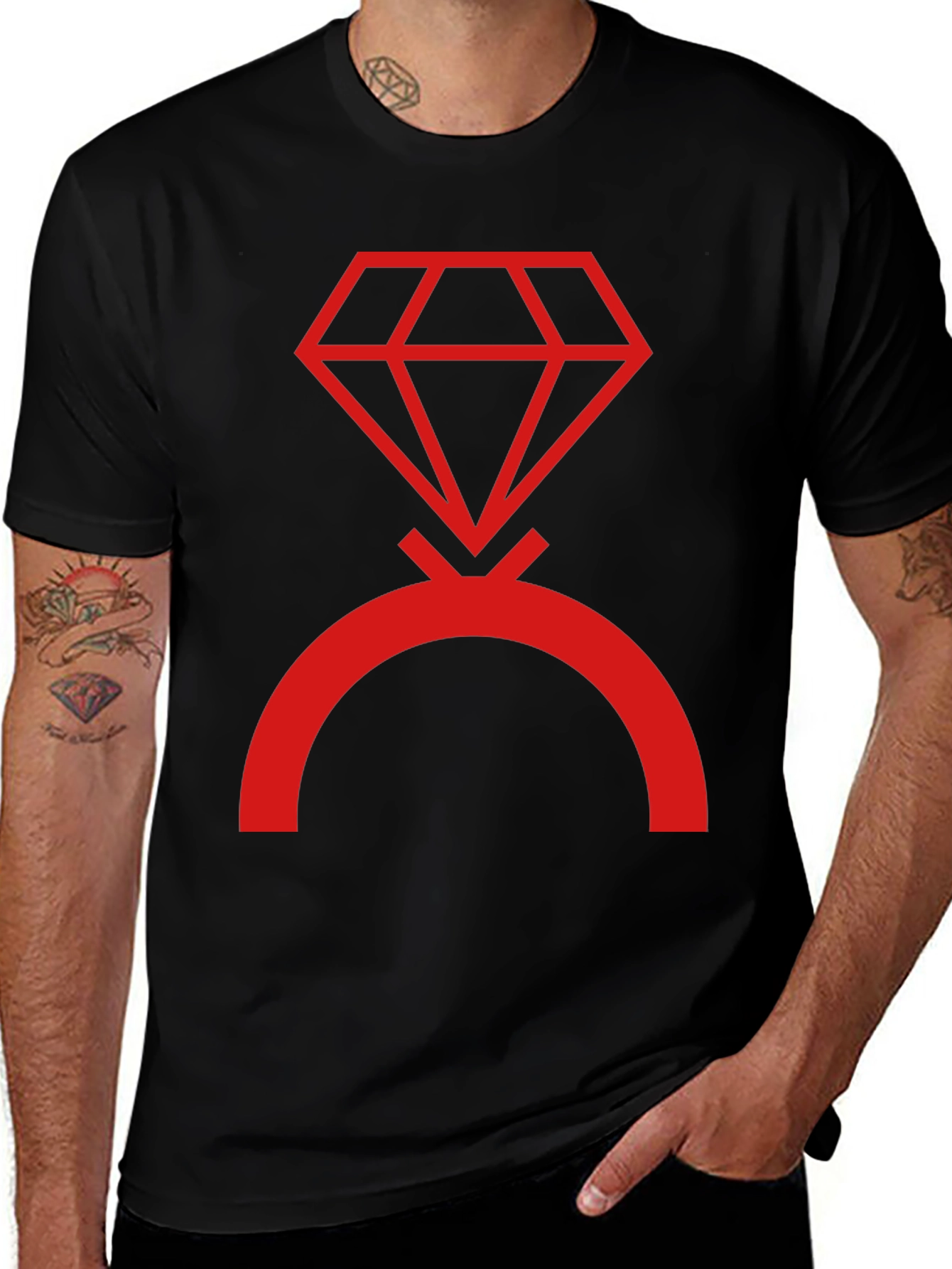 Camiseta Negra con Diseño de Diamante Rojo